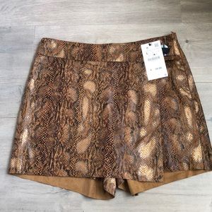zara snakeskin skort L NWT